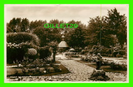 SWINDON, UK - ROSE GARDEN, TOWN GARDENS - TRAVEL IN 1938 - REAL PHOTOGRAPH - - Other & Unclassified