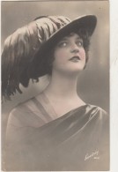 CPA - ITALIE - Belle Dame Au Chapeau  - 021 - Mode