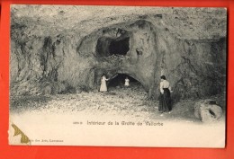 FIK-32  Intérieur De La Grotte De Vallorbe, TRES ANIME. Précurseur. Non Circulé. Angle Inférieur Gauche Avec Collage. - Vallorbe