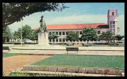 BISSAU - ESTATUAS - Monumento A Diogo Gomes E Edificio Das Alfandegas( Ed. Foto Serra Nº 136) Carte Postale - Guinea-Bissau