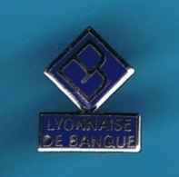 1 PIN'S  //  ** LYONNAISE DE BANQUE ** . (Vachon) ** - Banken