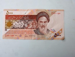 IRAN : Billet De 5000 Rials, Bon Etat, Pli Léger - Iran