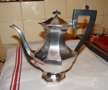 ANCIENNE GRANDE CAFETIERE ART NOUVEAU MÉTAL ARGENTE POINÇON SP ET VS BE PROPRE - Zilverwerk