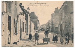 CPA - St-OUEN-DES-TOITS (Mayenne) - Rue Principale, Prise Du Champ De Courses - Autres & Non Classés