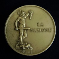 LA NAZIONE  GIORNALE   NEWSPAPER   CON STATUA DI FIRENZE PERSEO   MEDAGLIA BIG MEDAL - Professionnels/De Société