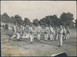 Cca 1914 A 32-es újoncok Játéka. Müllner Jelzett Fotó, Kis Hibával - Andere & Zonder Classificatie