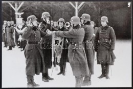 Cca 1939-1945 Katonák Csoportképe, Fotó, Modern Másolat, 10×15 Cm - Altri & Non Classificati