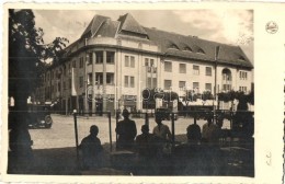 T2 Zombor, Sombor; Utcarészlet, üzletek, Automobilok / Street, Shops, Automobiles, 'Zombor... - Ohne Zuordnung