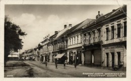 T3 Rimaszombat, Rimavska Sobota; Masaryk Tér, Kávéház, étterem, Bata,... - Ohne Zuordnung