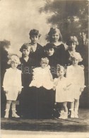 ** T1/T2 Zita Királyné Gyermekeivel / Zita With Her Children - Unclassified