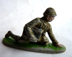 FIGURINE QUIRALU Soldat MITRAILLEUR Avec Caisse De Munitions CASQUE ADRIAN KAKI - ALUMINIUM - Quiralu