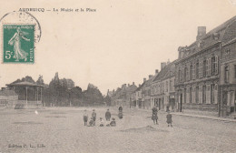 62 - AUDRUICQ - La Mairie Et La Place. - Animée. - Audruicq