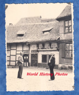 CPA Photo - QUEDLINGBURG - Deux Hommes Dans Une Rue - Das Finken Hausel - 1932 - Quedlinburg