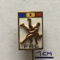 Badge (Pin) ZN003567 - Wrestling (Lupte) Federation Romania (FRL) - Lotta