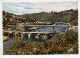 REF 268  : CPSM 29 Chateauneuf Du Faou Vieux Pont Du Roy - Châteauneuf-du-Faou