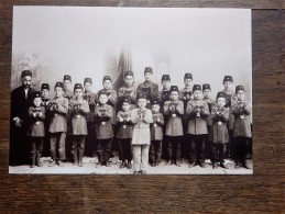 Reproduction  Carte Postale Ancienne: IRAN, PERSE : Learning To Pray At School - Iran