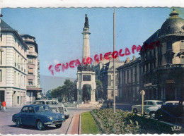 73 - CHAMBERY - LA FONTAINE DES ELEPHANTS ( PAR SAPPEY ) DAUPHINE RENAULT BLEUE - Chambery