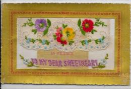 CPA Brodée Soie Non Circulé Formant Enveloppe Avec Petite Carte - Embroidered