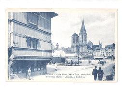CPA 14 Lisieux - Place Thiers (angle De La Grande Rue) - Une Vieille Maison - Au Fond La Cathédrale Unused - Lisieux