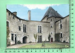 CPM, AIGUEPERSE: Château De La Roche, Cour D'Honneur - Aigueperse