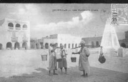 ALGERIE ALGERIA CPA OUARGLA PORTEURS D'EAU CIRCULEE EN 1928 TB - Ouargla