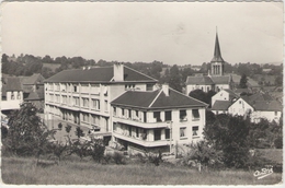 63 - Manzat . Le Groupe Scolaire - Manzat