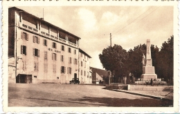 CPM 01 - Hauteville - Place De L'Hôtel De Ville - Hôtel Charvet - Monument Aux Morts - Hauteville-Lompnes