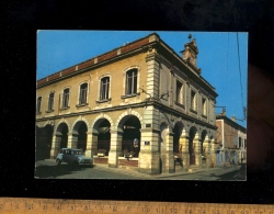 ASTAFFORT Lot Et Garoinne 47 : L'hotel De Ville / Automobile Renault 4L - Astaffort