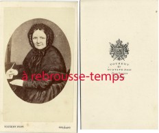 CDV Une Ancêtre Sans Doute Sur Une Miniature, Rephotographiée-photo Touzery à Orléans - Alte (vor 1900)