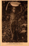 TOGO - Petite Fille Portant Le Foutou (nourriture) - Togo