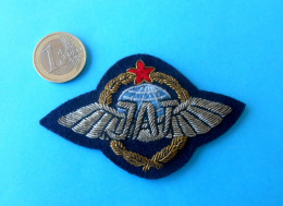 JAT ( Yugoslav Airlines ) - Original Vintage Pilot Wings Badge  *** Airways Airline Air Company Pilote - Personeelsbadges