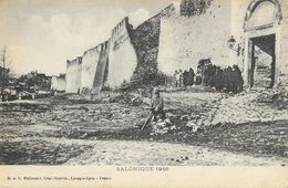 Salonique En 1916 - Soldat Devant Les Remparts - Edition Malinvaud - Carte Non Circulée - Guerra 1914-18