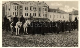 T2 1938 Léva, Levice; Bevonulás, VendéglÅ‘, Gyógyszertár, Valasek és... - Sin Clasificación