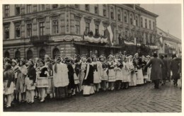** T1 1938 Kassa, Kosice; Bevonulás, Magyar Népviseletes Lányok / Entry Of The Hungarian... - Sin Clasificación