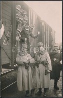 Cca 1914-1918 I. Világháború, Frontra Induló Magyar Honvédek, 14x9 Cm./
Cca... - Autres & Non Classés