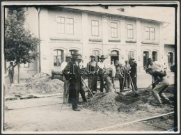 1902 Mosonmagyaróvár, A Vasúti Sínek Lefektetése, Fotó,... - Otros & Sin Clasificación