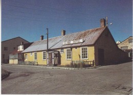 Falkland Islands Globe Hotel Stanley  Postcard Unused (33333) - Falkland