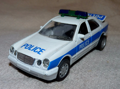 ANCIENNE VOITURE WEELY MINIATURE 1 / 43 / MERCEDES BENZ E 320 POLICE - Welly