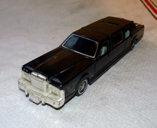 ANCIENNE VIEILLE VOITURE MAJORETTE MINIATURE 1 /32 / LIMOUSINE - Scale 1:32