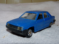 ANCIENNE VOITURE NOREV JET CAR MINIATURE 1 / 43 / RENAULT 9 - Norev