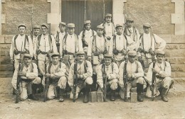 MILITAIRE EN TENUE D'EXERCICE - Carte Photo . - Matériel