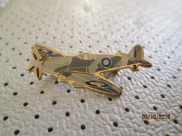 Airplane  Pin - Mongolfiere