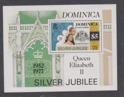 Dominique BF N° 42  X 25ème Anni. De L'accession Au Trône De S. M. Elisabeth II ,  Le Bloc Trace De Charnière Sinon TB - Dominica (...-1978)