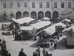 CPA 76 Seine Maritime Yvetot Hôtel De Ville Marché - Yvetot