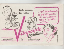 BUVARD PUBLICITAIRE PRODUITS DE BEAUTE - VITAPOINTE BRILLANT Embellit La Chevelure Cycliste - Parfums & Beauté