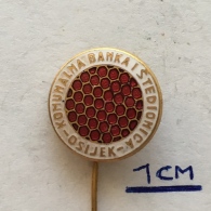 Badge (Pin) ZN003700 - Komunalna Banka (Bank) Osijek - Banken