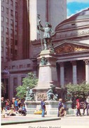COLOUR PICTURE POST CARD PRINTED IN CANADA - PLACE D'ARMES, MONUMENT OF PAUL DE CHOMEDEY, MONTREAL, QUEBEC - TOURISM - Modern Cards