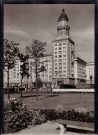 Berlin Friedrichshain - S/w Am Frankfurter Tor  In Der Karl Marx Allee  Fotokarte - Friedrichshain