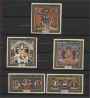 BHUTAN, RARE, UNDERVALUED BUDDHA SET + SOUVENIR SHEETS, PRINTED ON SILK IN 1969 - Bhutan