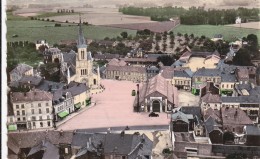 CARTE POSTALE   GODERVILLE 76  L'église Et Place Du Marché - Goderville